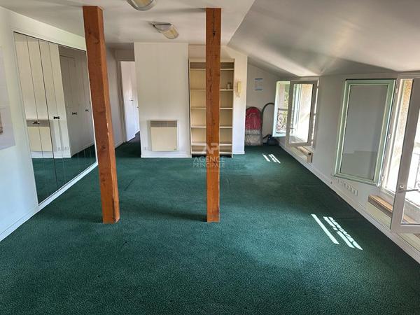 Appartement Le Mesnil Le Roi 2 pièce(s) 48.56 m2 - église 199 000 € **  - Référence  13517