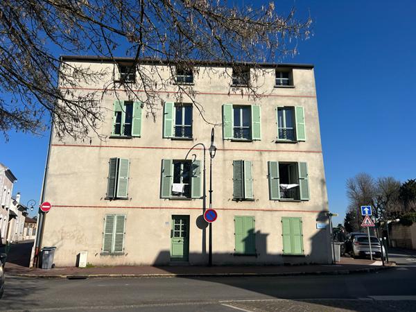 Appartement Le Mesnil Le Roi 2 pièce(s) 48.56 m2 - église 199 000 € **  - Référence  13517