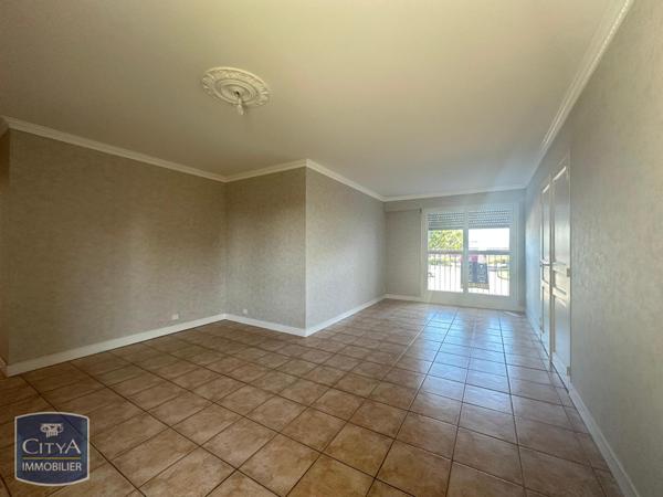 Appartement à louer 4 pièces 83m² Chartres (28000)