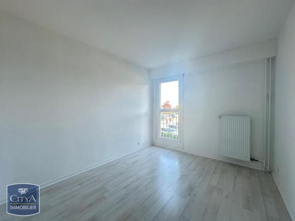 Appartement à louer 4 pièces 83m² Chartres (28000)