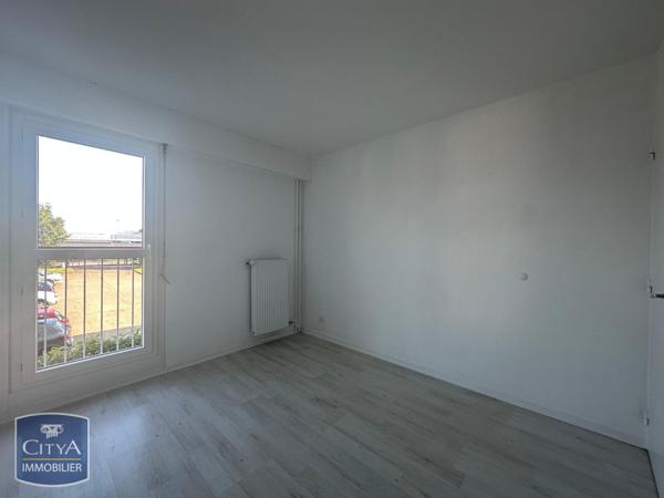 Appartement à louer 4 pièces 83m² Chartres (28000)