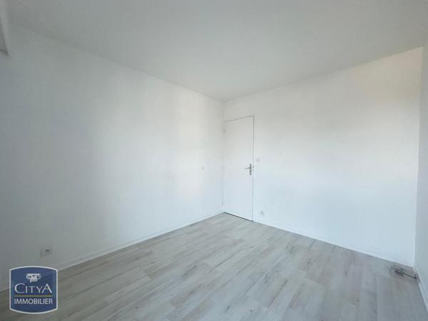 Appartement à louer 4 pièces 83m² Chartres (28000)
