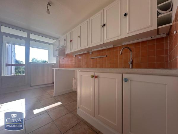 Appartement à louer 4 pièces 83m² Chartres (28000)