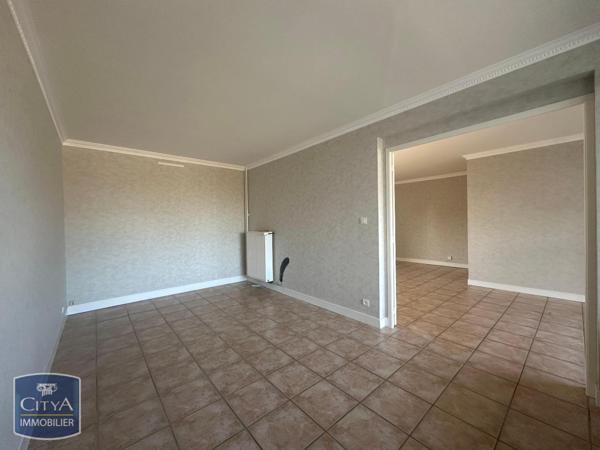 Appartement à louer 4 pièces 83m² Chartres (28000)