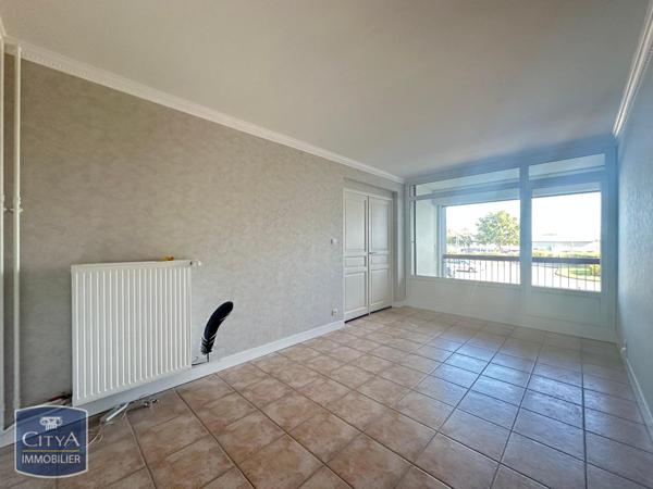 Appartement à louer 4 pièces 83m² Chartres (28000)