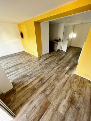 Maison mitoyenne T3 - 67 m² 2 chambres - une cour