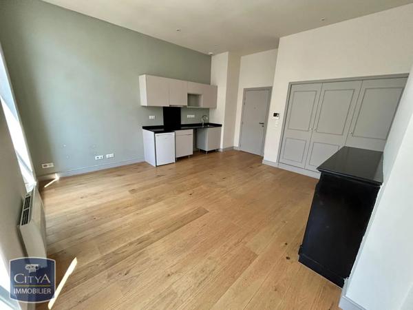Appartement à louer 2 pièces 36.9m² Toulon (83000)