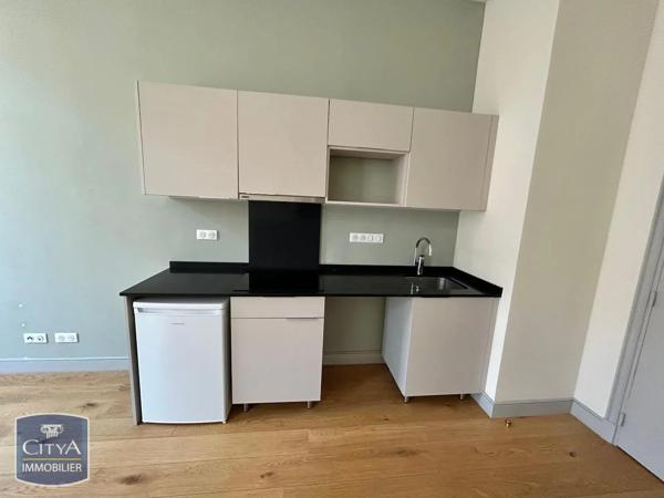 Appartement à louer 2 pièces 36.9m² Toulon (83000)