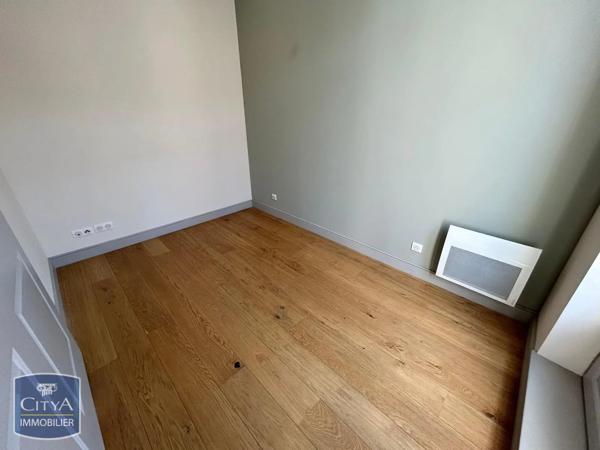 Appartement à louer 2 pièces 36.9m² Toulon (83000)