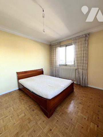 GRENOBLE : Rue Eugene Varlin