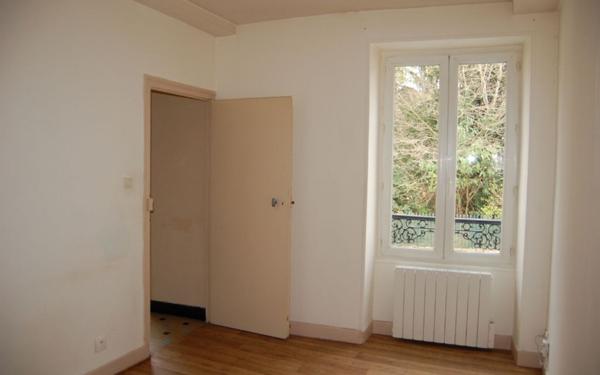 Appartement à louer    1 pièce •  Saint-Satur