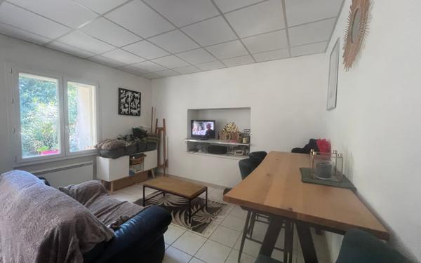 Immeuble à vendre    6 pièces • 164 m2 Montfavet - Avignon