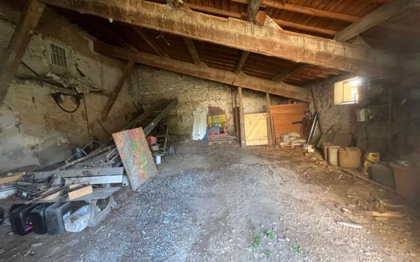 Immeuble à vendre    6 pièces • 164 m2 Montfavet - Avignon