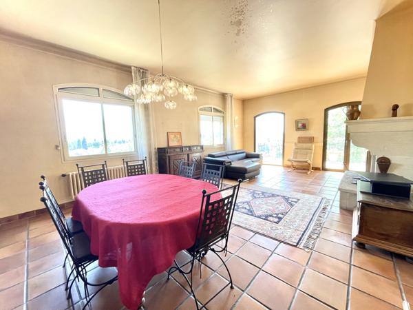 Clermont-l'Hérault (34800) Maison spacieuse avec local commercial loué sur grande parcelle