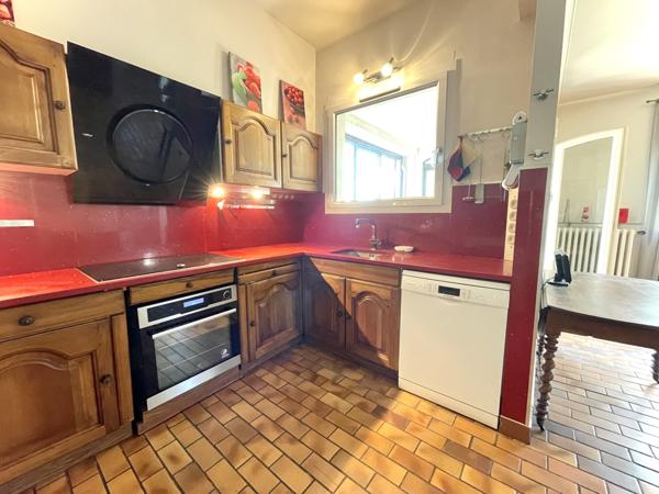 Clermont-l'Hérault (34800) Maison spacieuse avec local commercial loué sur grande parcelle