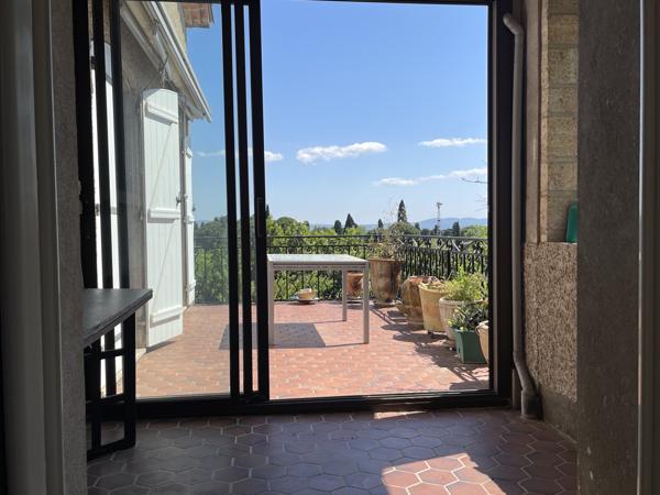 Clermont-l'Hérault (34800) Maison spacieuse avec local commercial loué sur grande parcelle