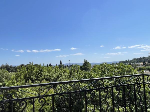 Clermont-l'Hérault (34800) Maison spacieuse avec local commercial loué sur grande parcelle