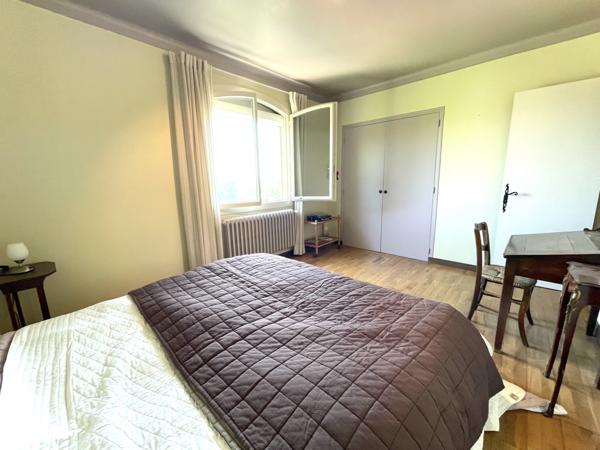 Clermont-l'Hérault (34800) Maison spacieuse avec local commercial loué sur grande parcelle