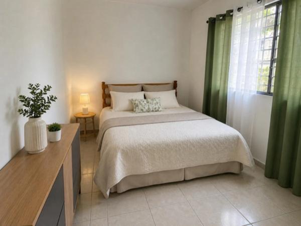 SAINTE CLOTILDE (974) - Maison à vendre 4 pièces de 80 m² avec jardin sur parcelle de 407 m²