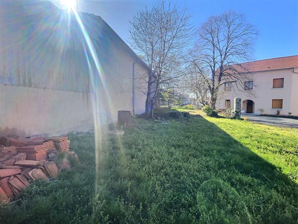 Terrain constructible 658 m2 -Malintrat