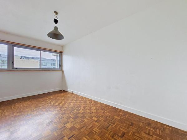 APPARTEMENT A RENOVER 90M² EN LISIERE DE MONTREUIL