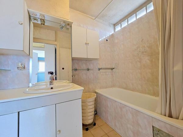 APPARTEMENT A RENOVER 90M² EN LISIERE DE MONTREUIL