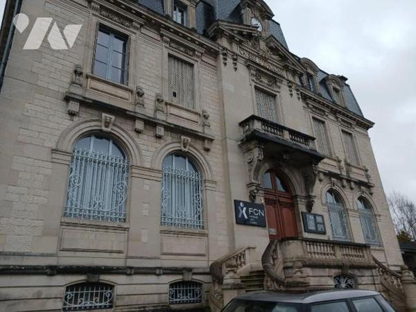 A VENDRE sur le commune de BAR SUR SEINE (Aube), Un appartement de type III en duplex, situé da...