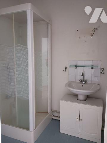 A VENDRE sur le commune de BAR SUR SEINE (Aube), Un appartement de type III en duplex, situé da...