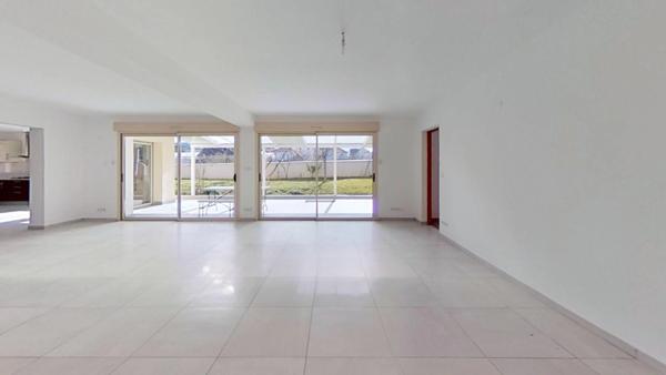 Dijon-Sud, Clos du Roy. Maison T8 de 255 m2 possibilité, 7 chambres, sur un terrain de 790 m2 et 150m2 s-sol