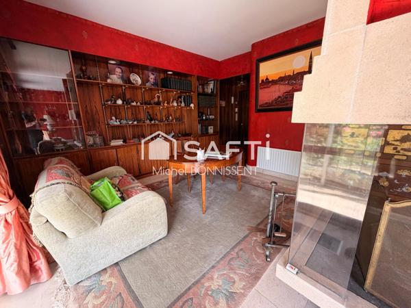 Propriété composée de deux habitations au coeur du village de Saint Doulchard