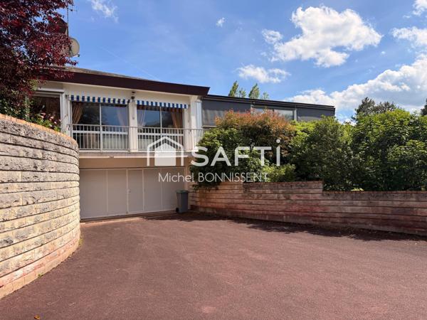 Propriété composée de deux habitations au coeur du village de Saint Doulchard