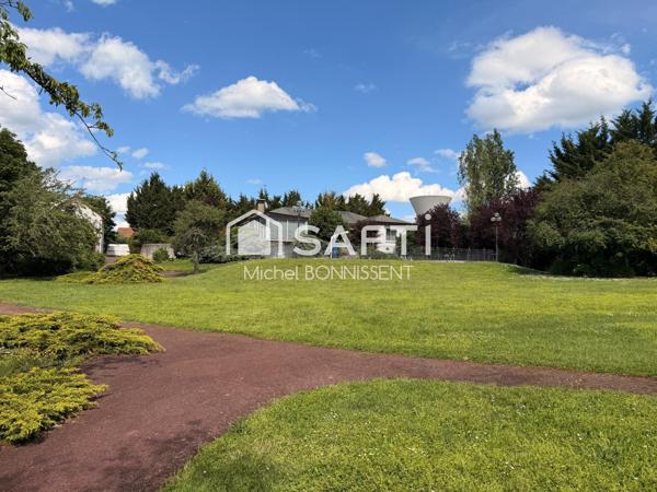 Propriété composée de deux habitations au coeur du village de Saint Doulchard