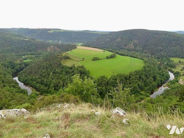 A VENDRE CORPS DE FERME A CHAULHAC EN MARGERIDE