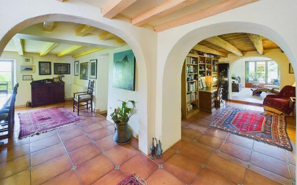 Maison à vendre    7 pièces • 275 m2 Saint-Cergues