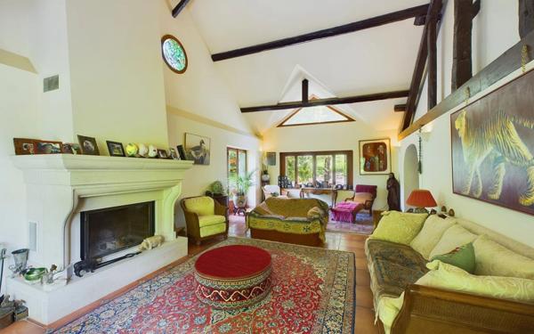 Maison à vendre    7 pièces • 275 m2 Saint-Cergues