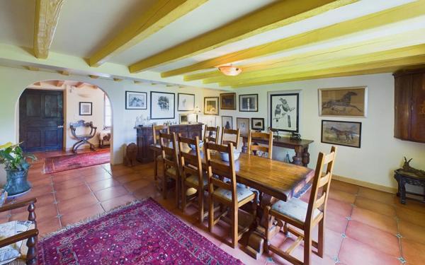 Maison à vendre    7 pièces • 275 m2 Saint-Cergues