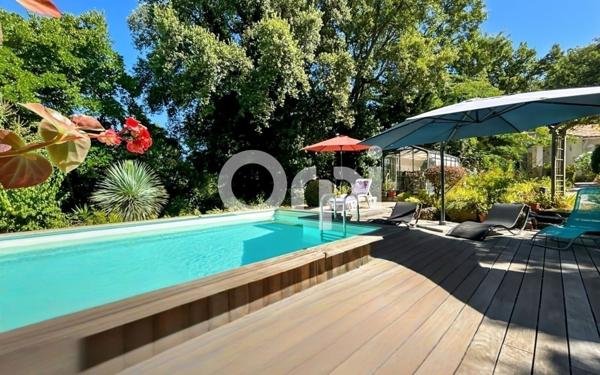 Maison à vendre    9 pièces •  La Garde-Freinet