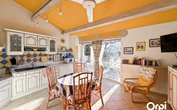 Maison à vendre    9 pièces •  La Garde-Freinet