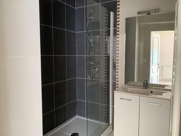 Location Appartement 2 pièces 53 m2 à Saint-Marcellin-en-Forez