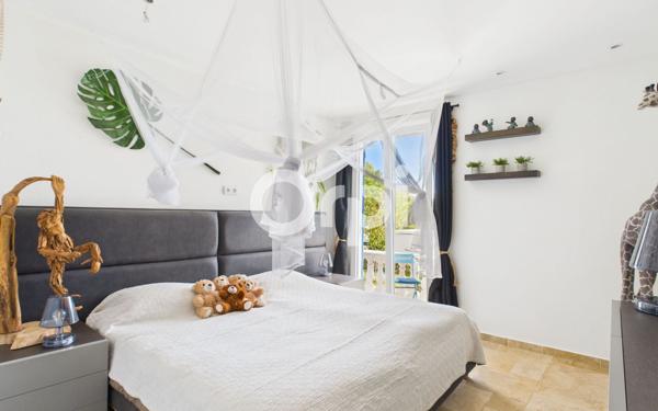 Maison à vendre    5 pièces • 185,17 m2 Fréjus