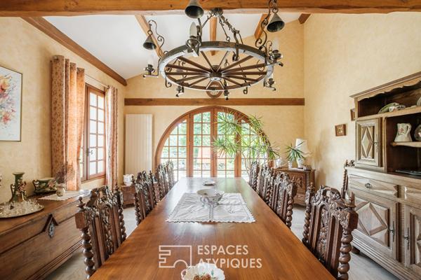 Propriété avec piscine, jacuzzi et étang, au sein d’un parc de 4,5 hectares