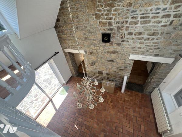 RANES (Normandie), à 15 min de la gare d'ARGENTAN, maison de charme au coeur de son parc arboré