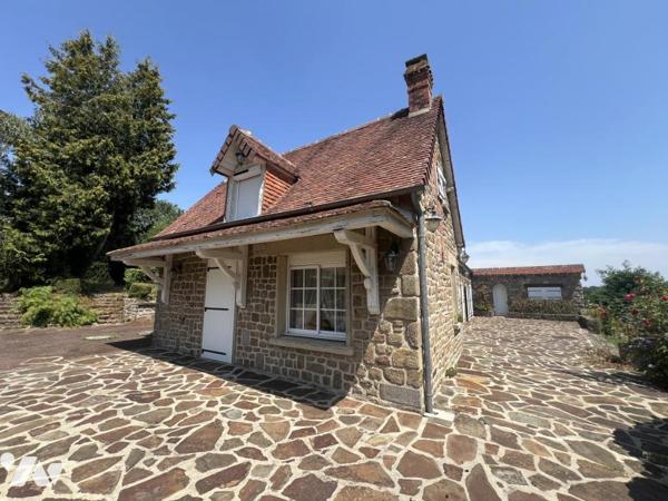 RANES (Normandie), à 15 min de la gare d'ARGENTAN, maison de charme au coeur de son parc arboré