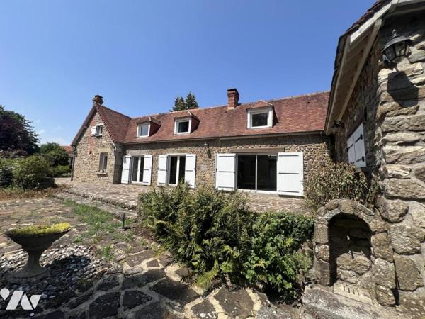 RANES (Normandie), à 15 min de la gare d'ARGENTAN, maison de charme au coeur de son parc arboré