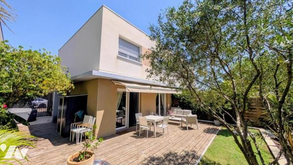 VILLA CONTEMPORAINE DE TYPE 4 EN R+1 (RESIDENCE SECURISEE) 