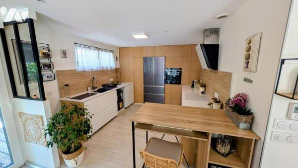 VILLA CONTEMPORAINE DE TYPE 4 EN R+1 (RESIDENCE SECURISEE) 