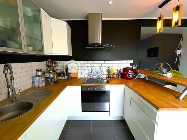 Un cocon lumineux en plein cœur de ville avec jardin.