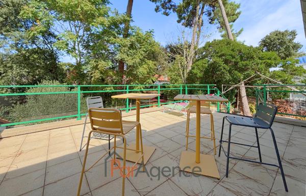 MAISON FAMILIALE 8 PIECES 220 M2 500 M PLAGE