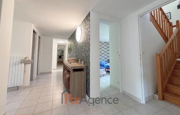 MAISON FAMILIALE 8 PIECES 220 M2 500 M PLAGE