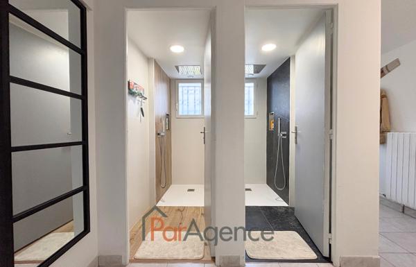 MAISON FAMILIALE 8 PIECES 220 M2 500 M PLAGE